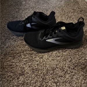 Women’s Brooks anthem athletic shoes